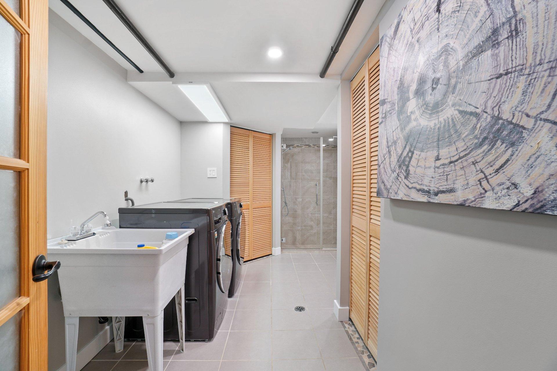 









4325


Av. de Mayfair

,
Montréal (Côte-des-Neiges/Notre-Dame-de-Grâce),




QC
H4B2E3

