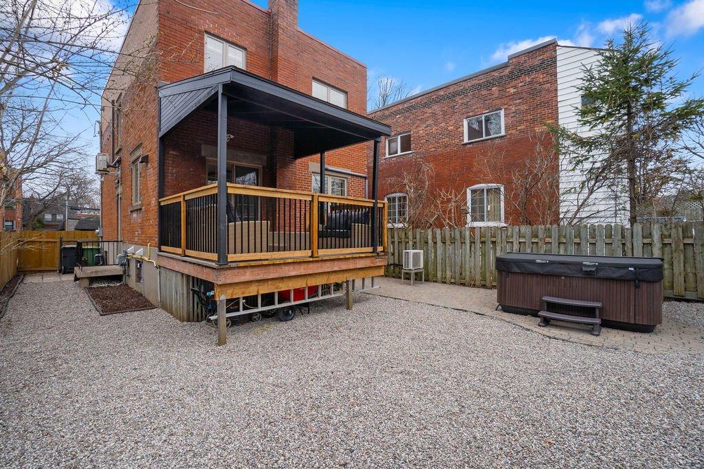 









4325


Av. de Mayfair

,
Montréal (Côte-des-Neiges/Notre-Dame-de-Grâce),




QC
H4B2E3

