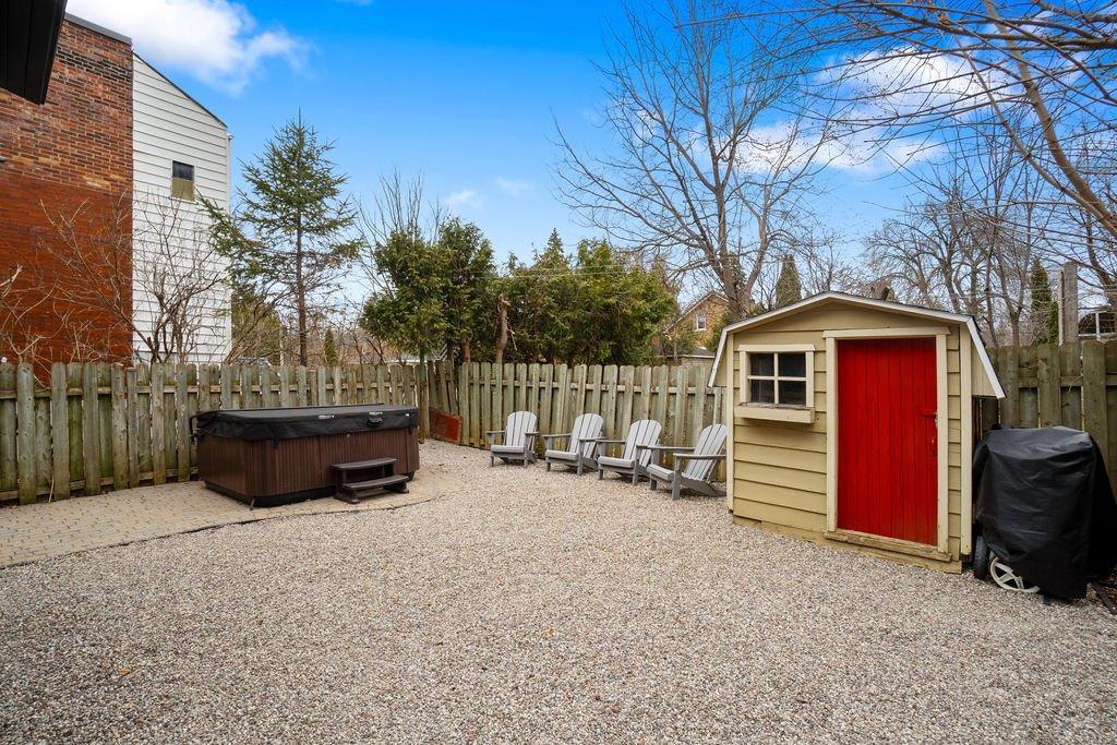 









4325


Av. de Mayfair

,
Montréal (Côte-des-Neiges/Notre-Dame-de-Grâce),




QC
H4B2E3

