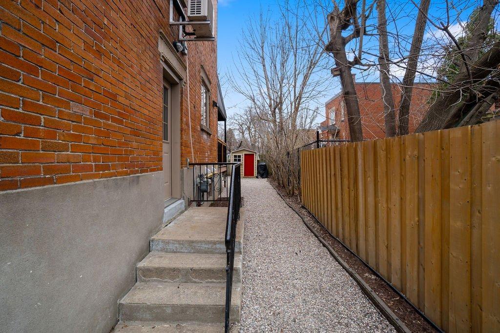 









4325


Av. de Mayfair

,
Montréal (Côte-des-Neiges/Notre-Dame-de-Grâce),




QC
H4B2E3

