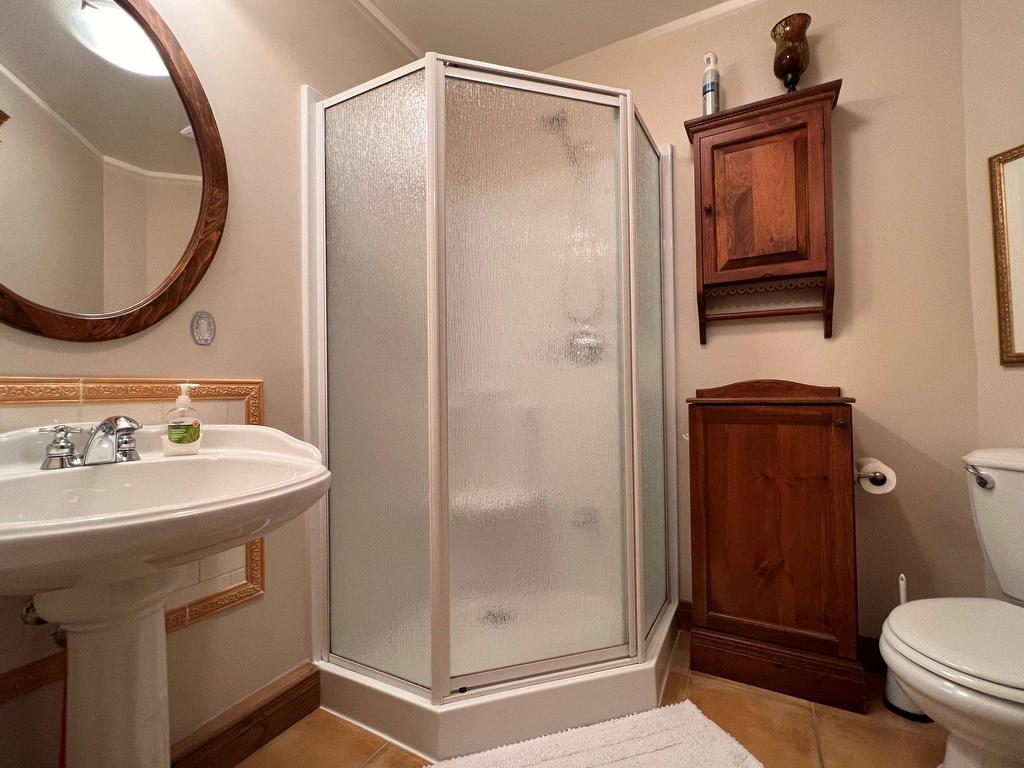 









122


Ch. des Quatre-Sommets

, 4,
Mont-Tremblant,




QC
J8E1C4

