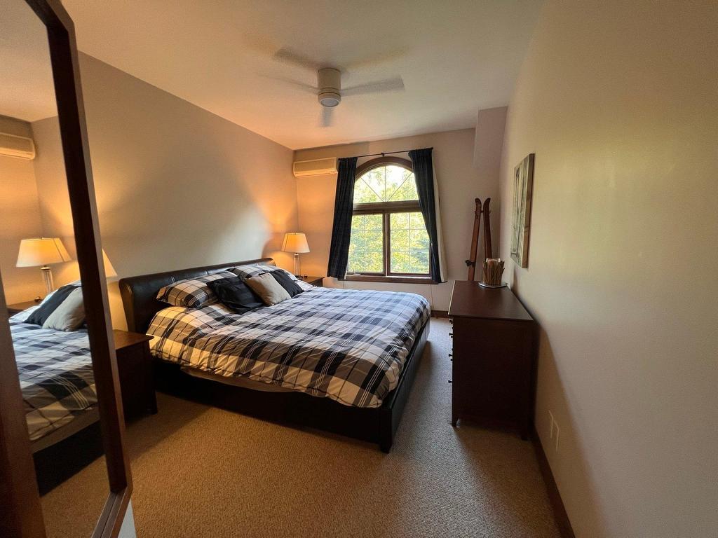 









122


Ch. des Quatre-Sommets

, 4,
Mont-Tremblant,




QC
J8E1C4

