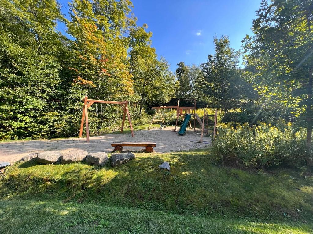 









122


Ch. des Quatre-Sommets

, 4,
Mont-Tremblant,




QC
J8E1C4

