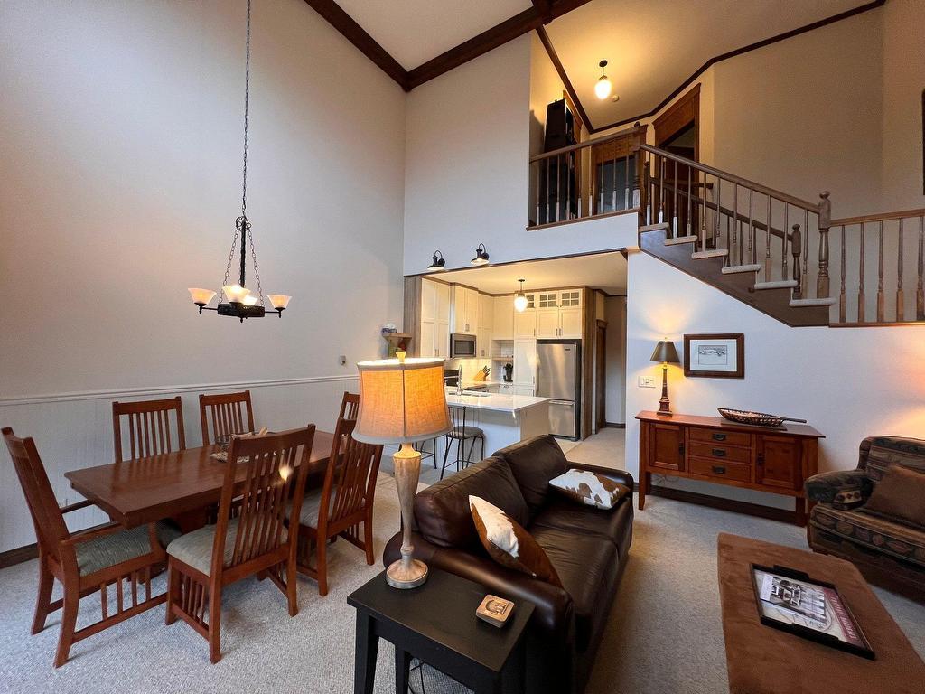 









122


Ch. des Quatre-Sommets

, 4,
Mont-Tremblant,




QC
J8E1C4

