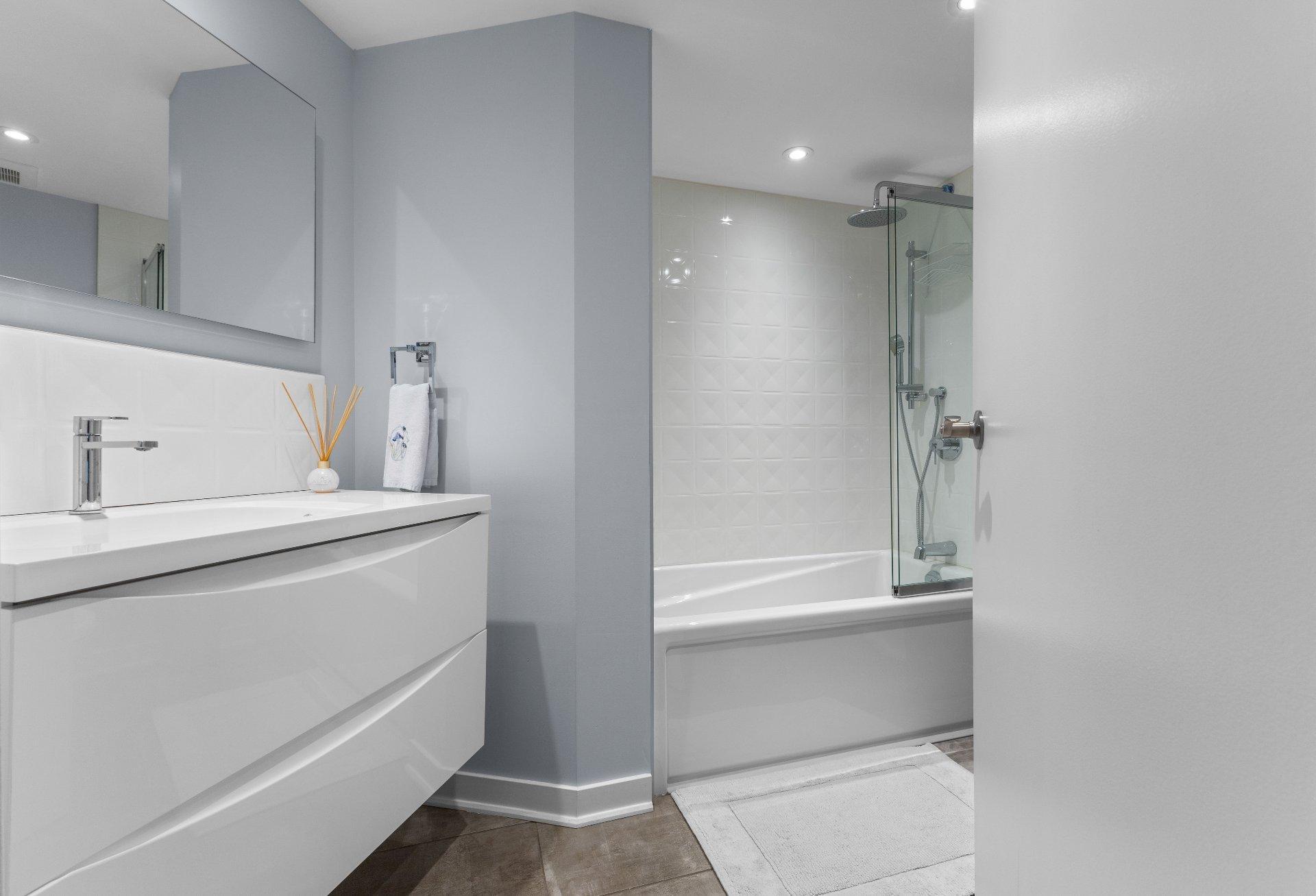 









600


Rue de la Montagne

, 305,
Montréal (Ville-Marie),




QC
H3C4S4

