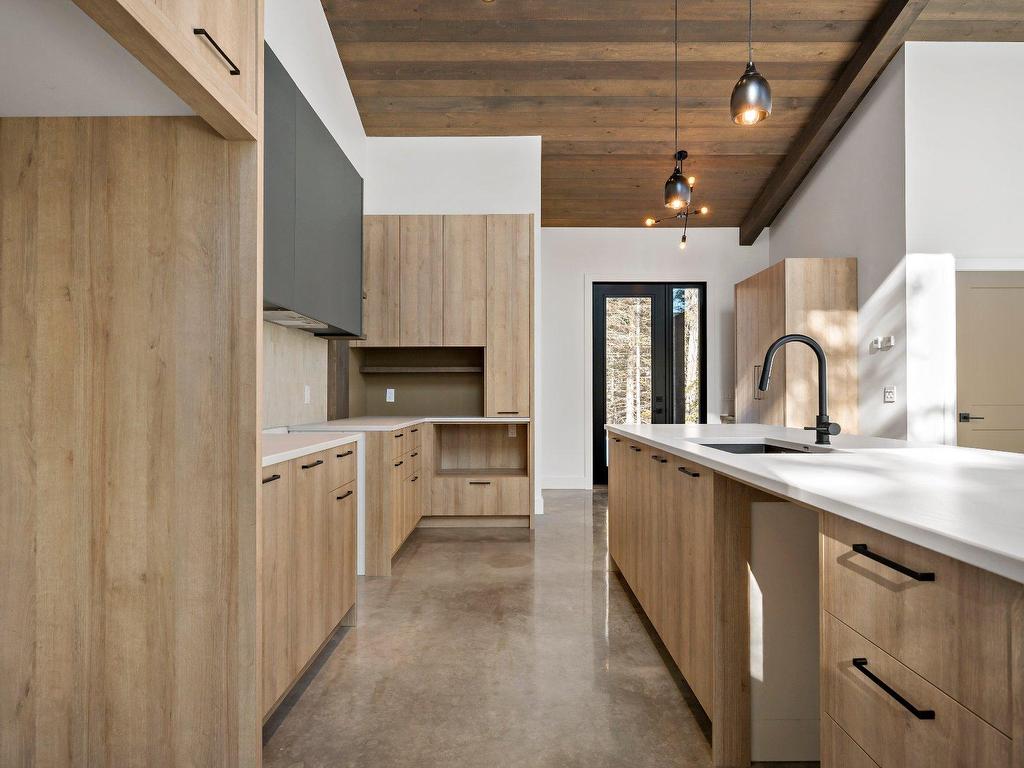 









1200


Ch. du Lac-Rougeaud

,
Mont-Blanc,




QC
J0T1J2


