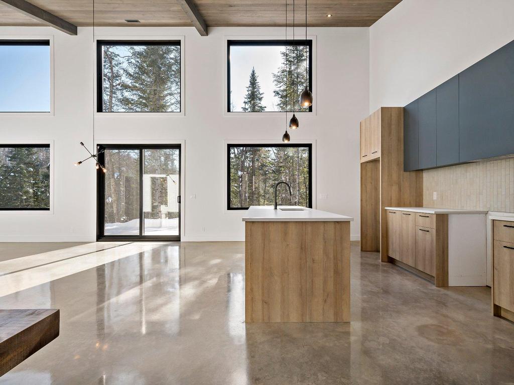 









1200


Ch. du Lac-Rougeaud

,
Mont-Blanc,




QC
J0T1J2

