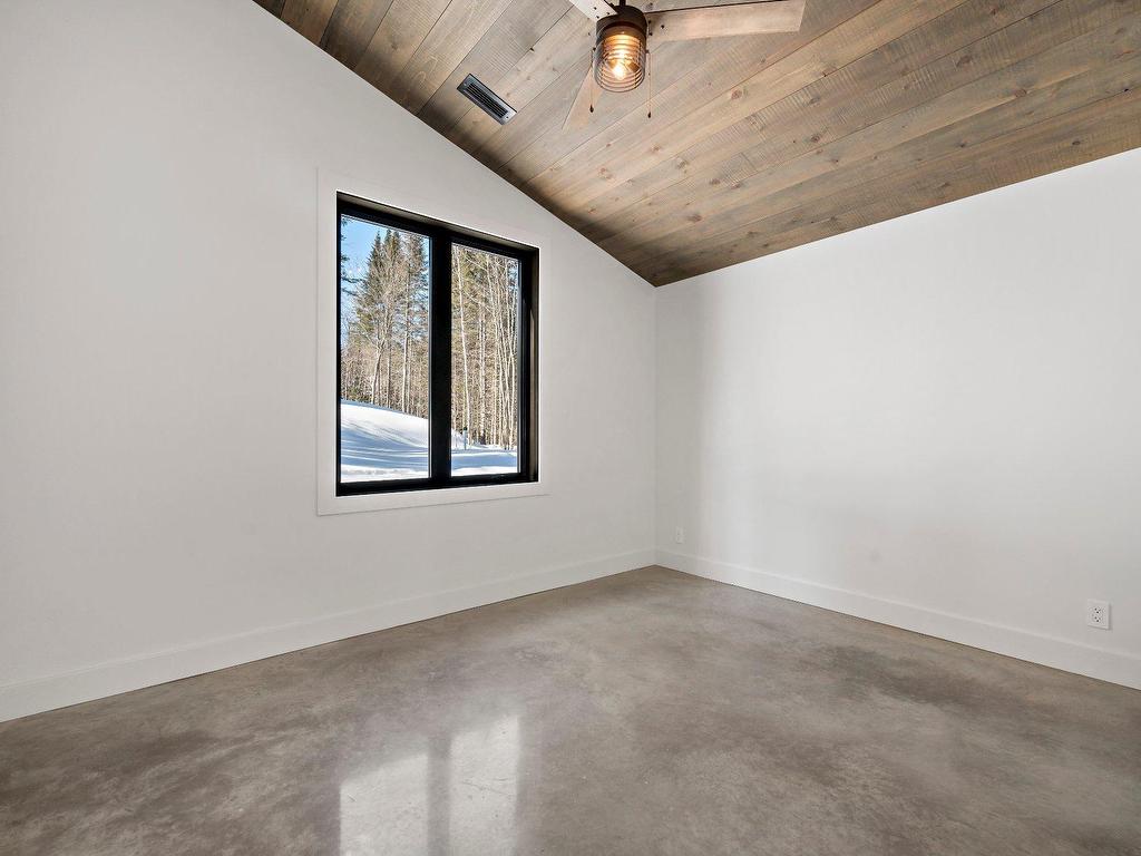 









1200


Ch. du Lac-Rougeaud

,
Mont-Blanc,




QC
J0T1J2

