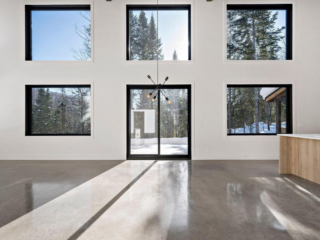 









1200


Ch. du Lac-Rougeaud

,
Mont-Blanc,




QC
J0T1J2


