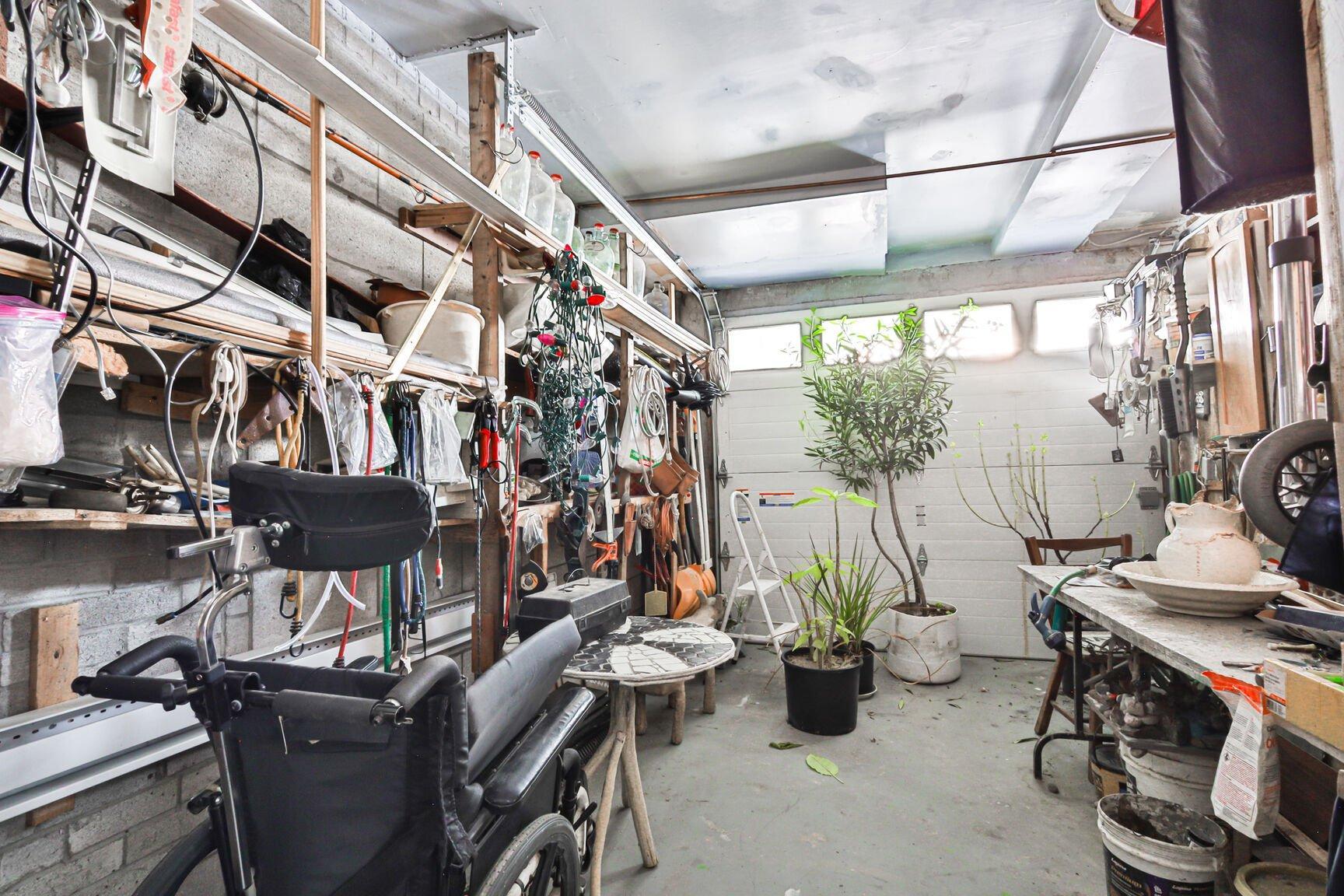 









1860


Rue Favreau

,
Laval (Chomedey),




QC
H7T1X4

