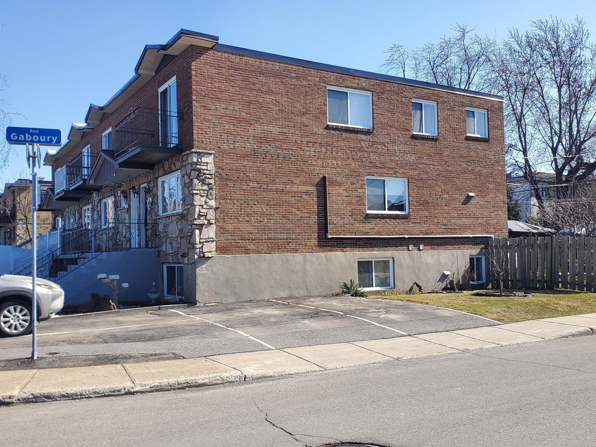 









1860


Rue Favreau

,
Laval (Chomedey),




QC
H7T1X4

