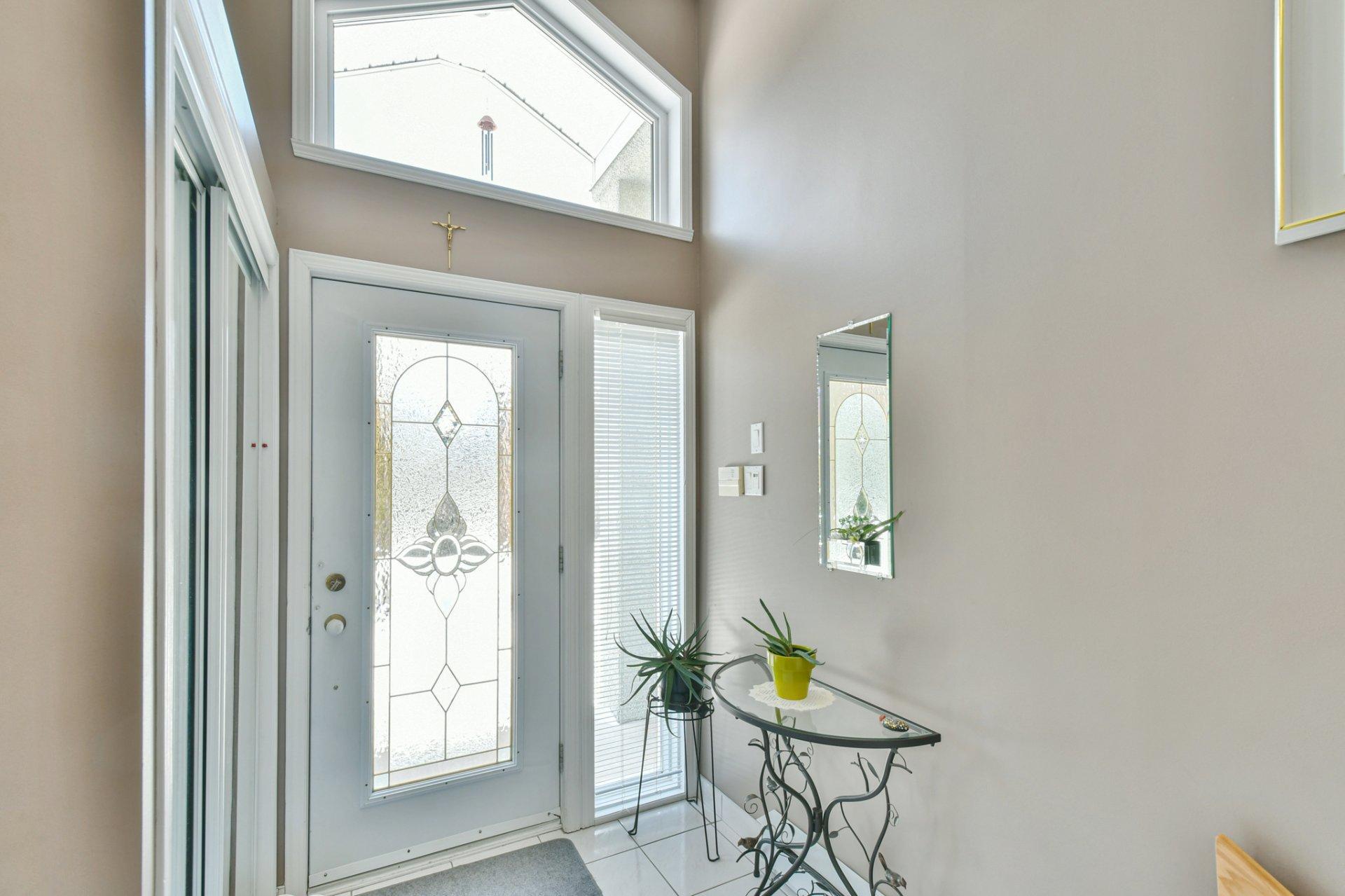 









741


Rue Marcel

,
Sainte-Adèle,




QC
J8B1L7

