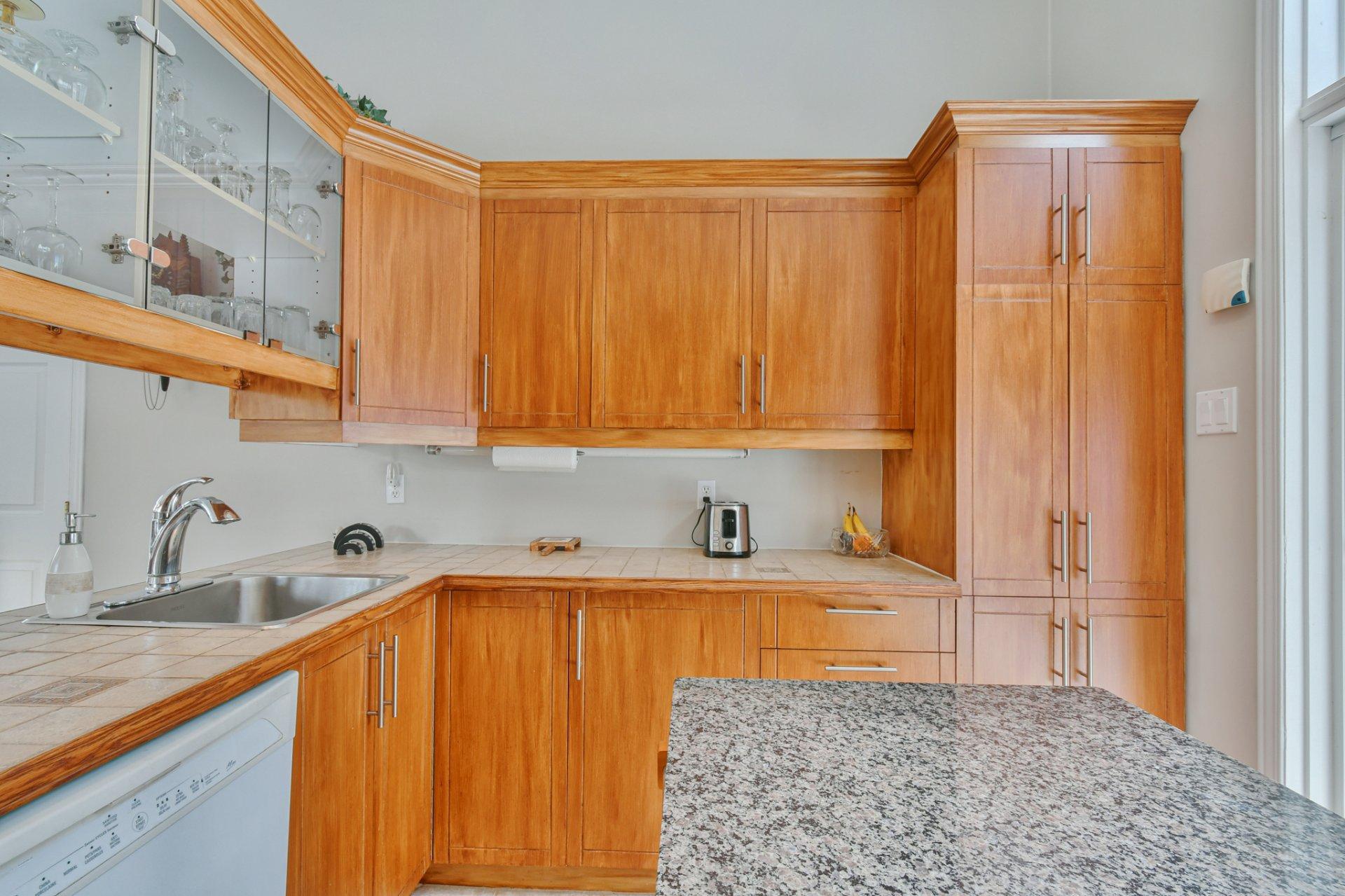 









741


Rue Marcel

,
Sainte-Adèle,




QC
J8B1L7

