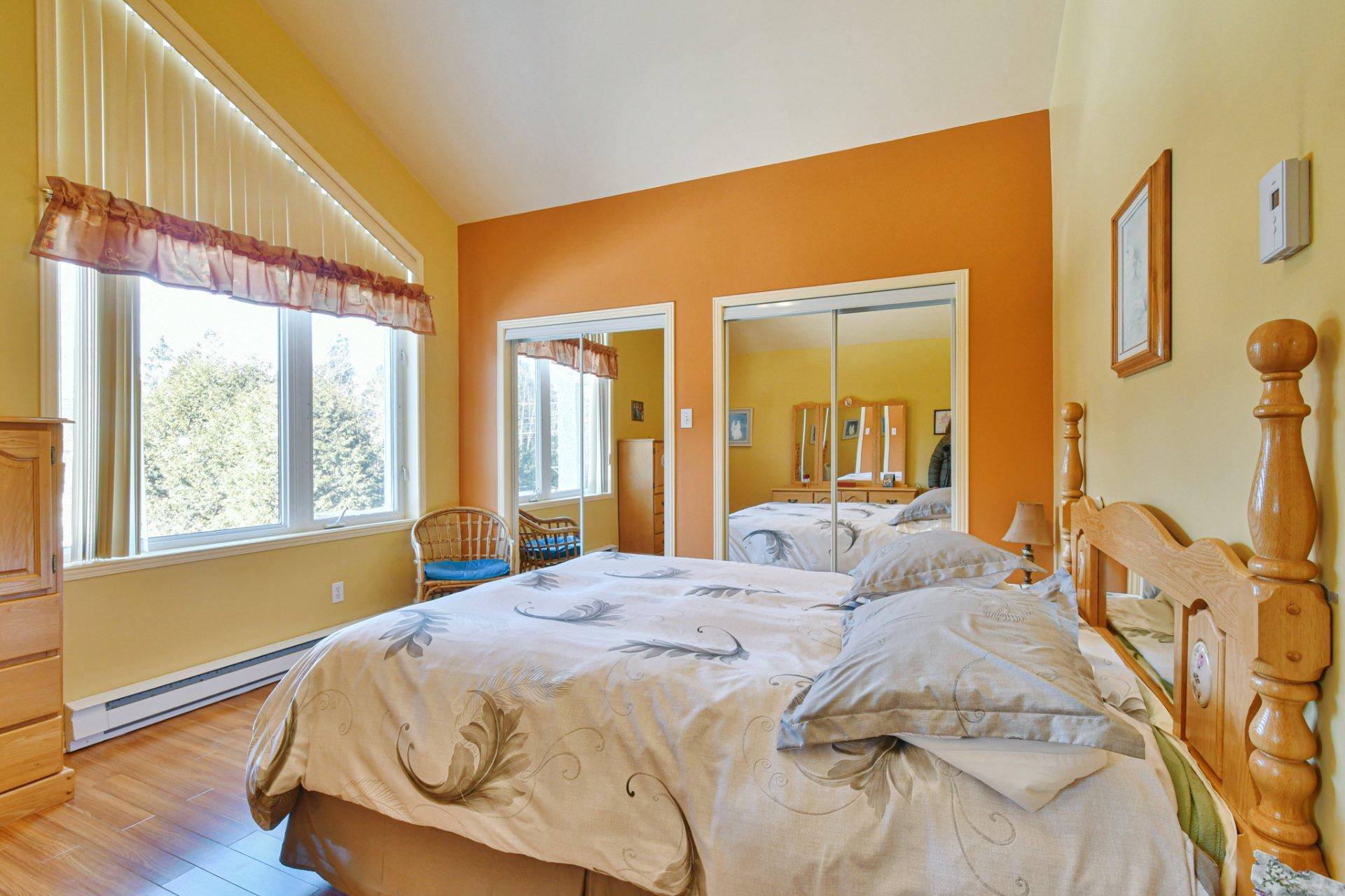 









741


Rue Marcel

,
Sainte-Adèle,




QC
J8B1L7

