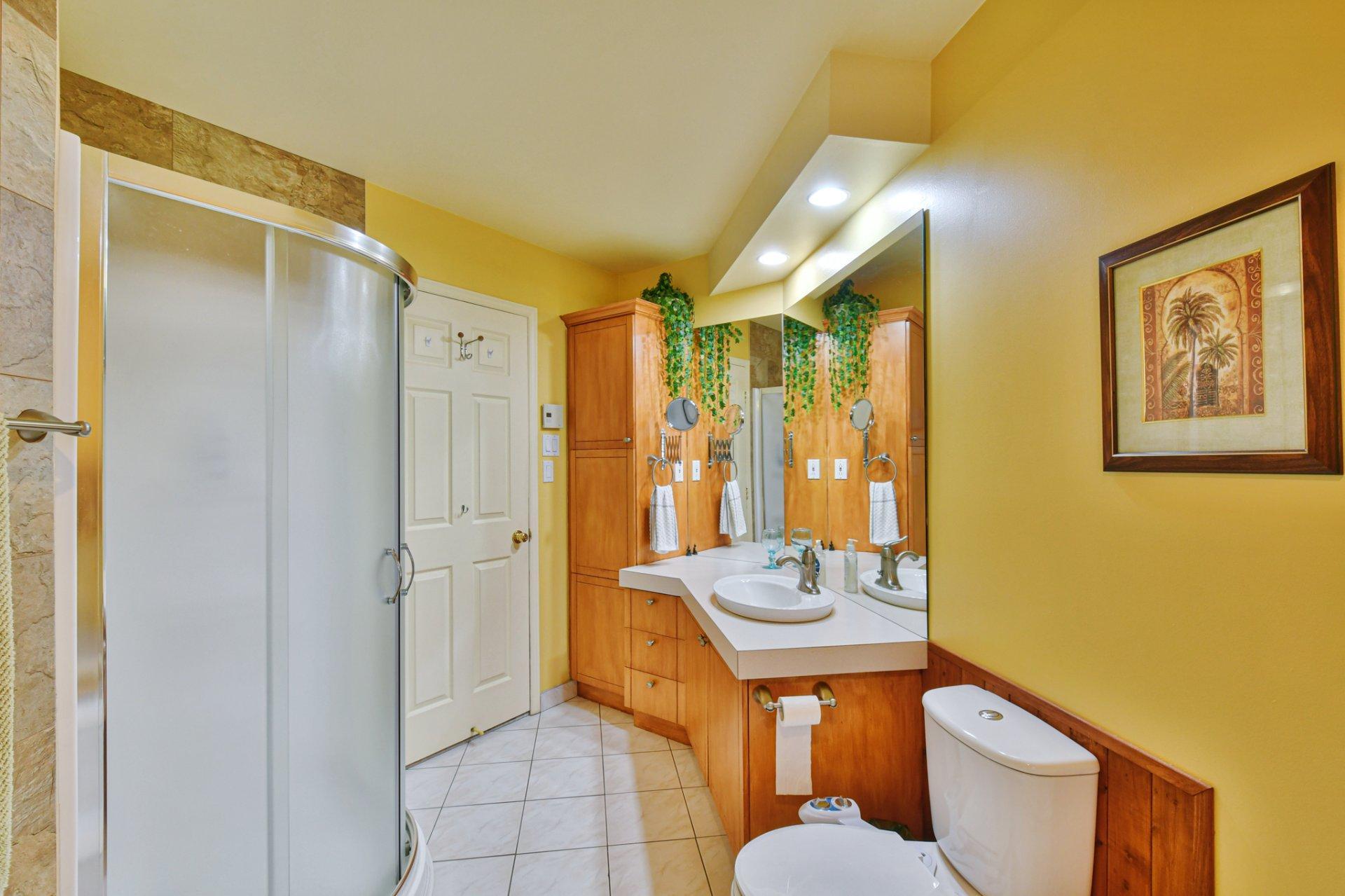 









741


Rue Marcel

,
Sainte-Adèle,




QC
J8B1L7


