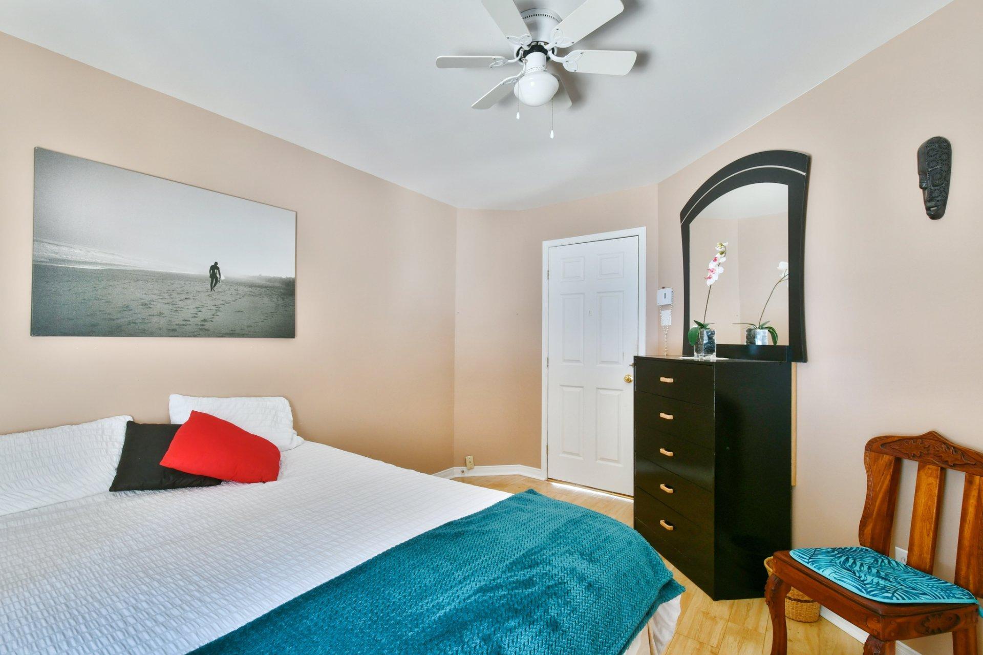 









741


Rue Marcel

,
Sainte-Adèle,




QC
J8B1L7

