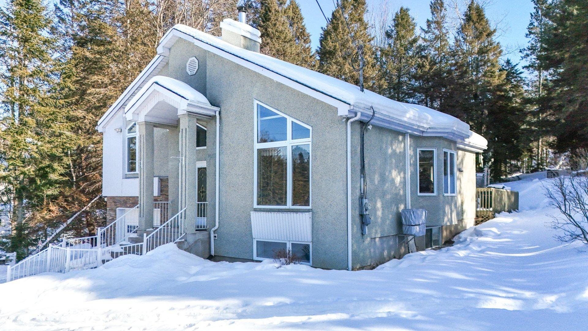 









741


Rue Marcel

,
Sainte-Adèle,




QC
J8B1L7


