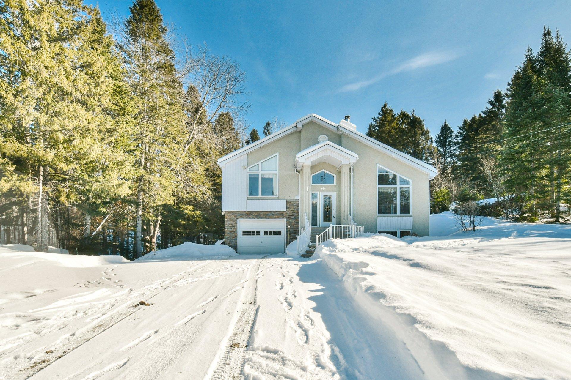 









741


Rue Marcel

,
Sainte-Adèle,




QC
J8B1L7

