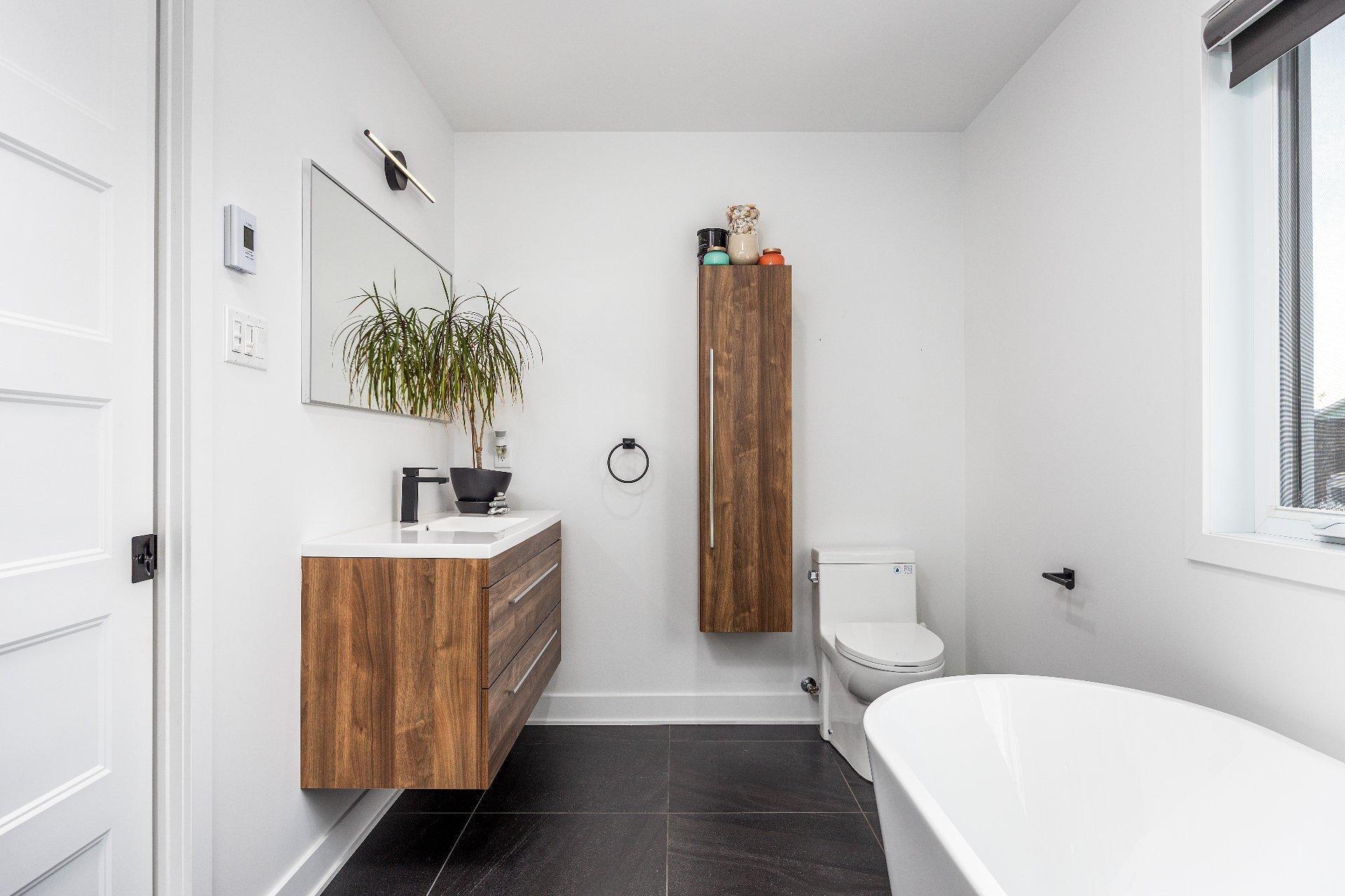









5300


Boul. Westley

,
Longueuil (Saint-Hubert),




QC
J3Y2T7

