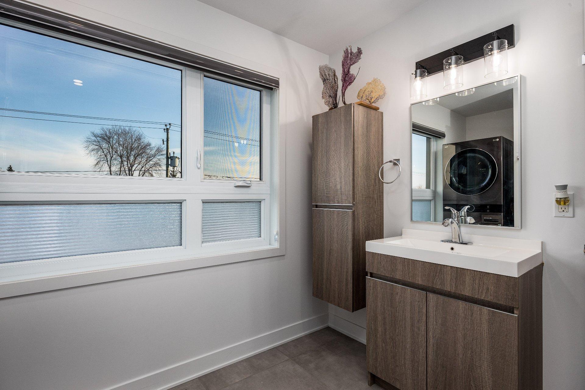 









5300


Boul. Westley

,
Longueuil (Saint-Hubert),




QC
J3Y2T7

