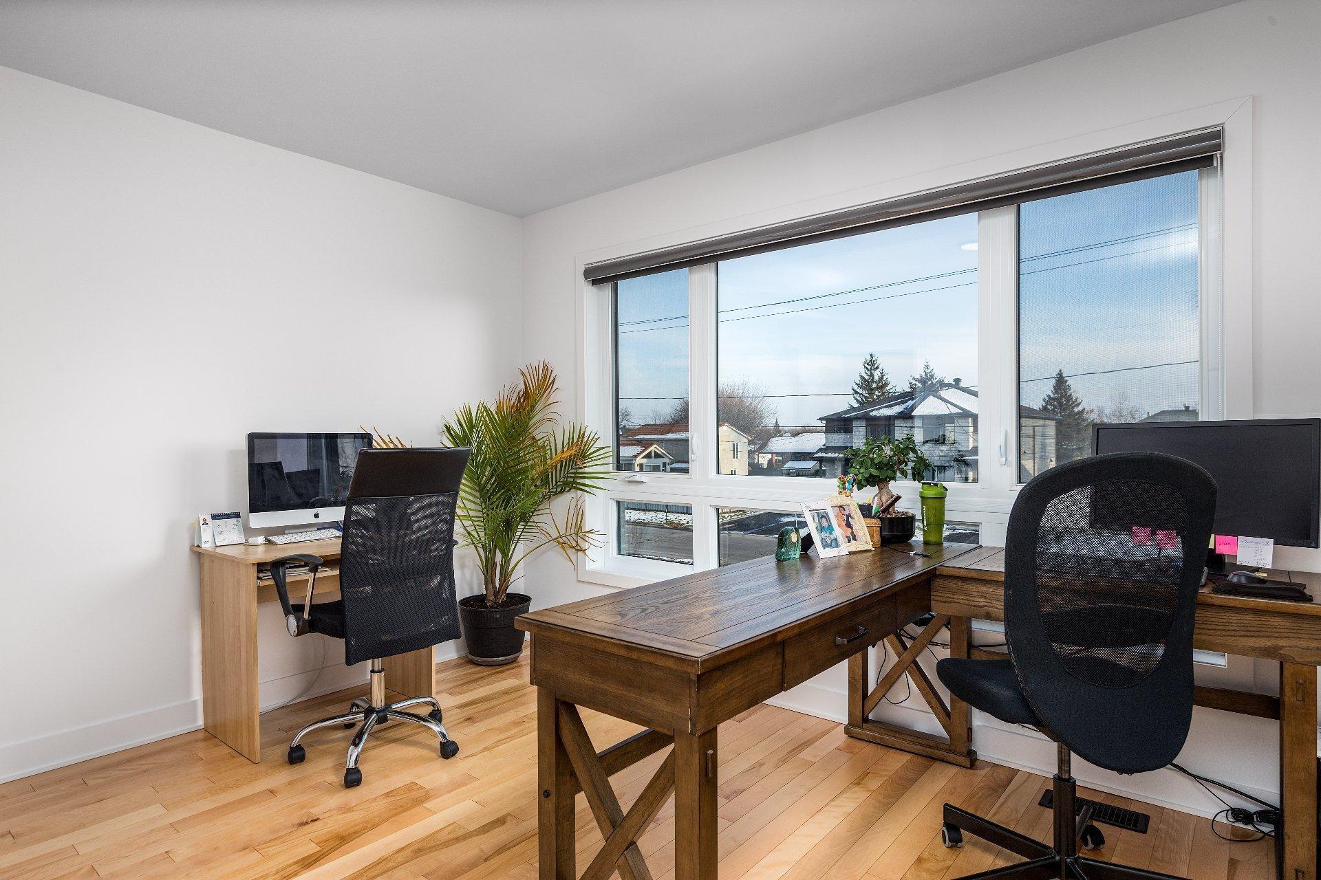 









5300


Boul. Westley

,
Longueuil (Saint-Hubert),




QC
J3Y2T7

