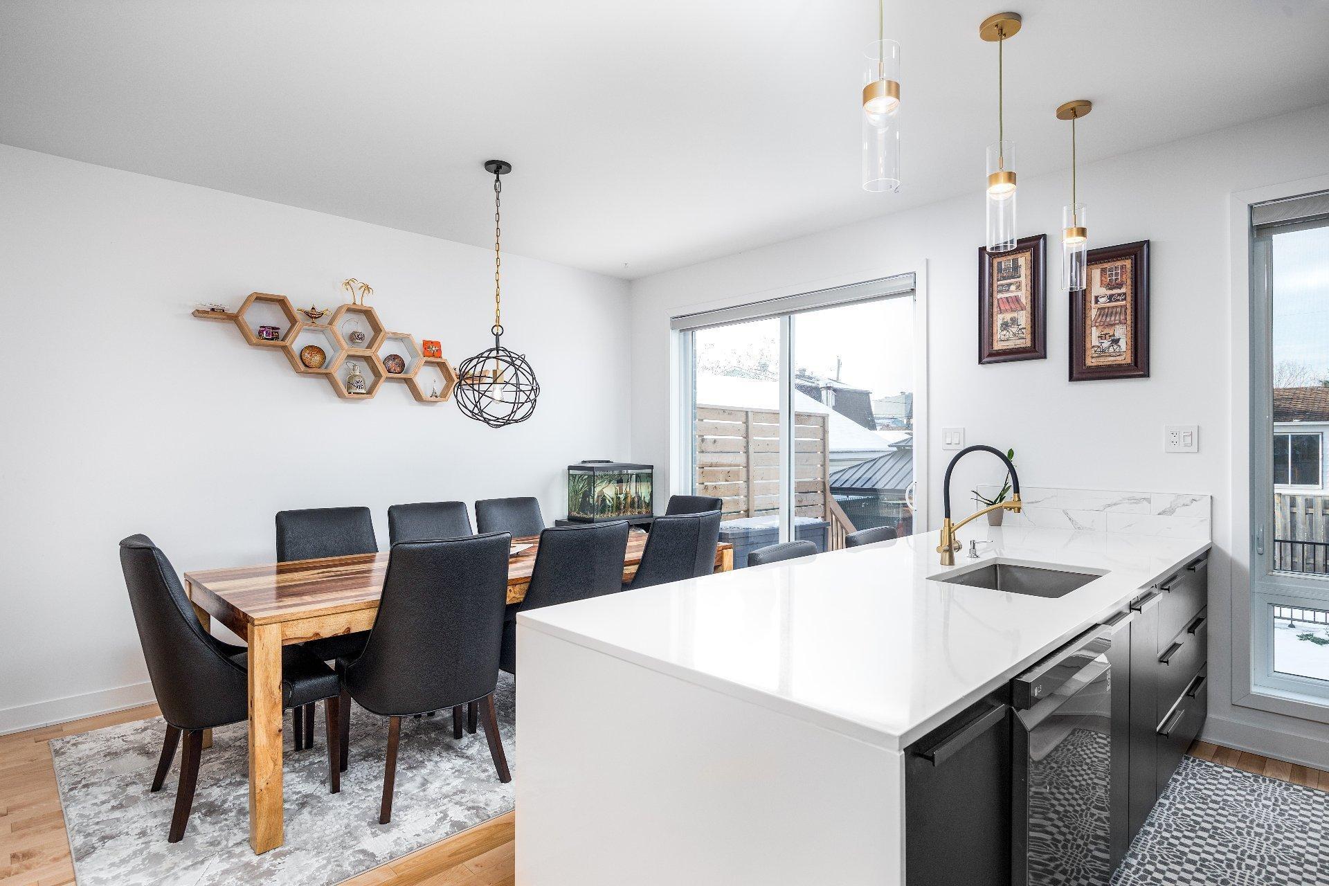 









5300


Boul. Westley

,
Longueuil (Saint-Hubert),




QC
J3Y2T7

