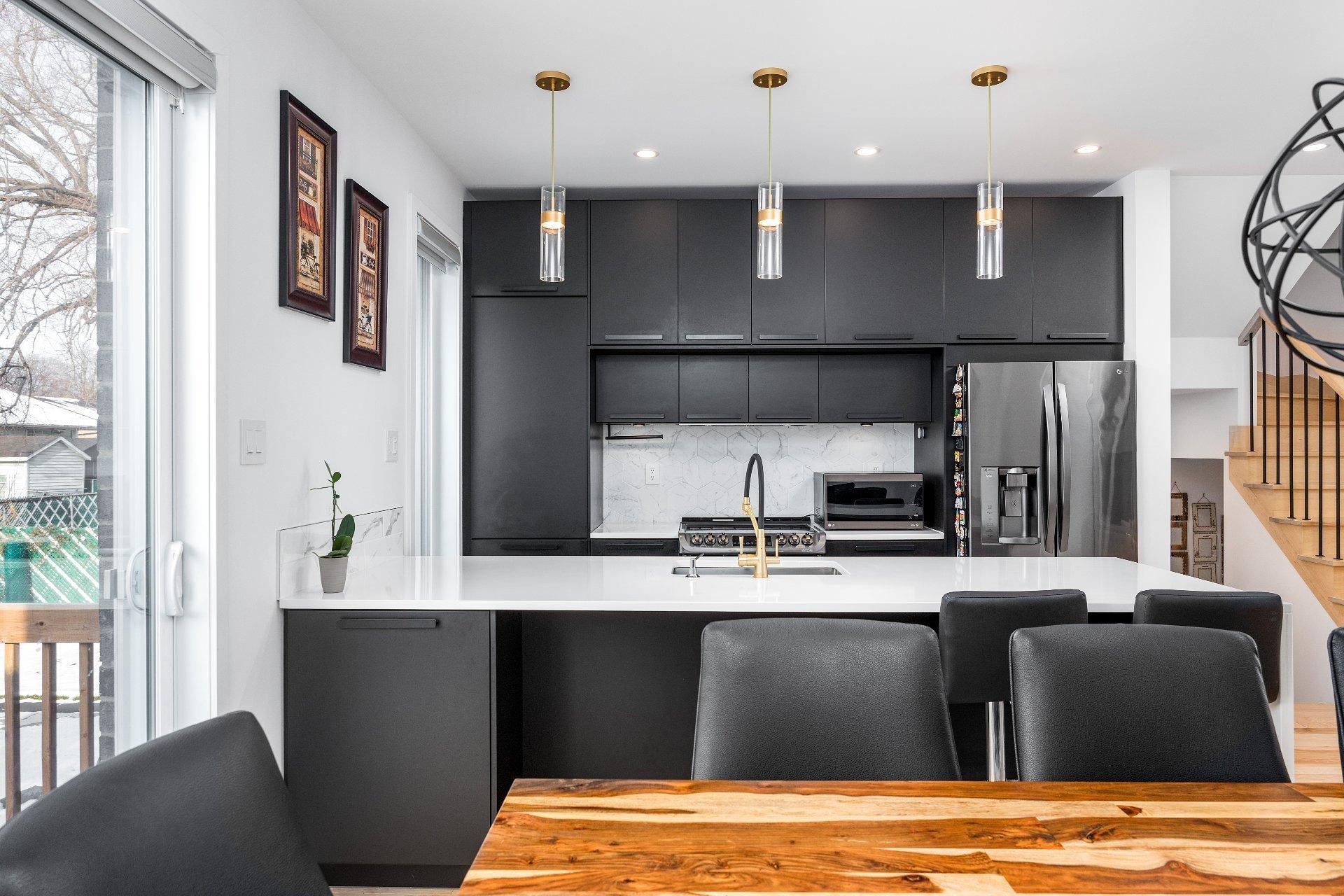 









5300


Boul. Westley

,
Longueuil (Saint-Hubert),




QC
J3Y2T7

