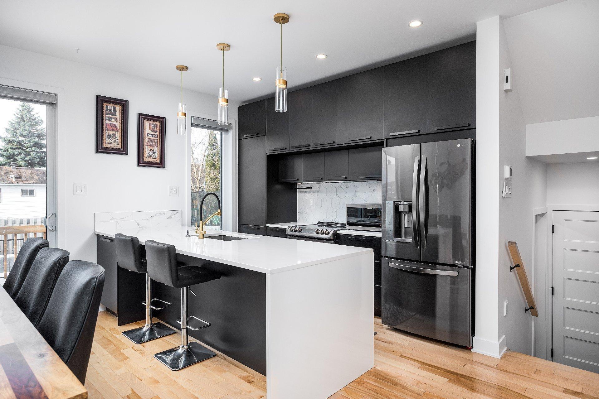 









5300


Boul. Westley

,
Longueuil (Saint-Hubert),




QC
J3Y2T7

