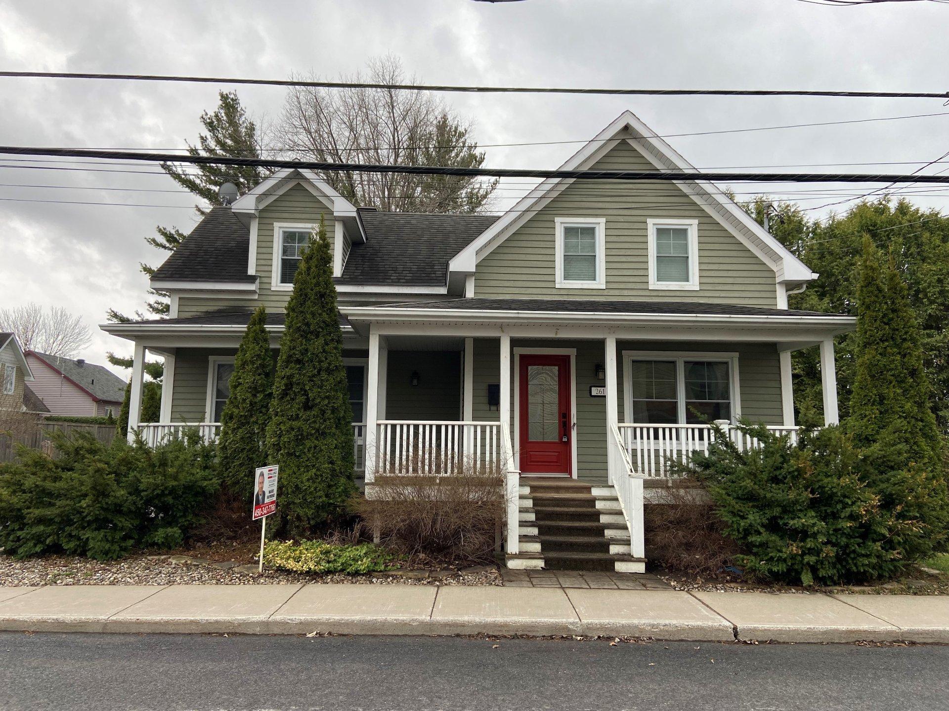 









261


1re Avenue

,
Saint-Jean-sur-Richelieu,




QC
J2X2E1

