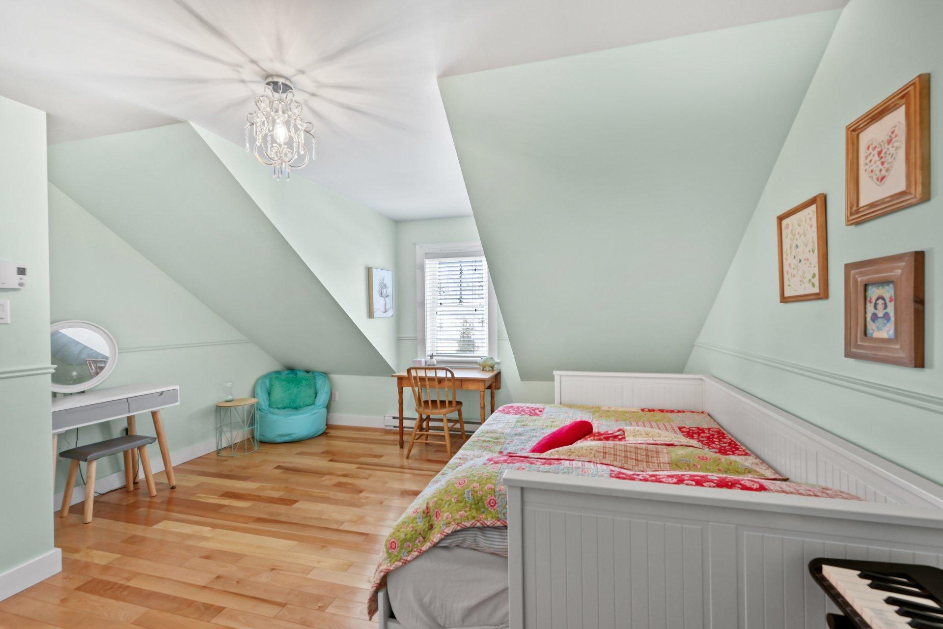 









261


1re Avenue

,
Saint-Jean-sur-Richelieu,




QC
J2X2E1

