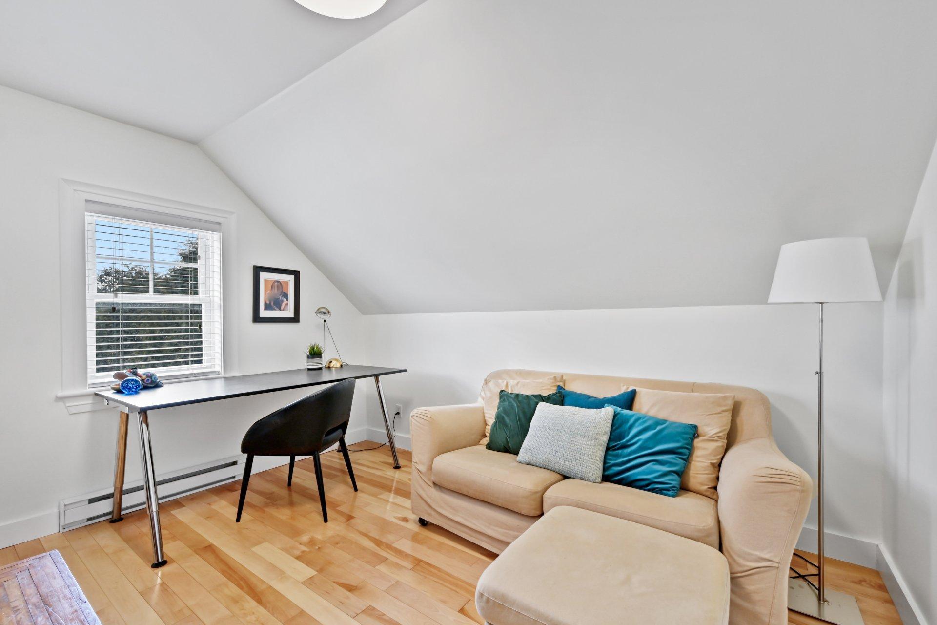 









261


1re Avenue

,
Saint-Jean-sur-Richelieu,




QC
J2X2E1

