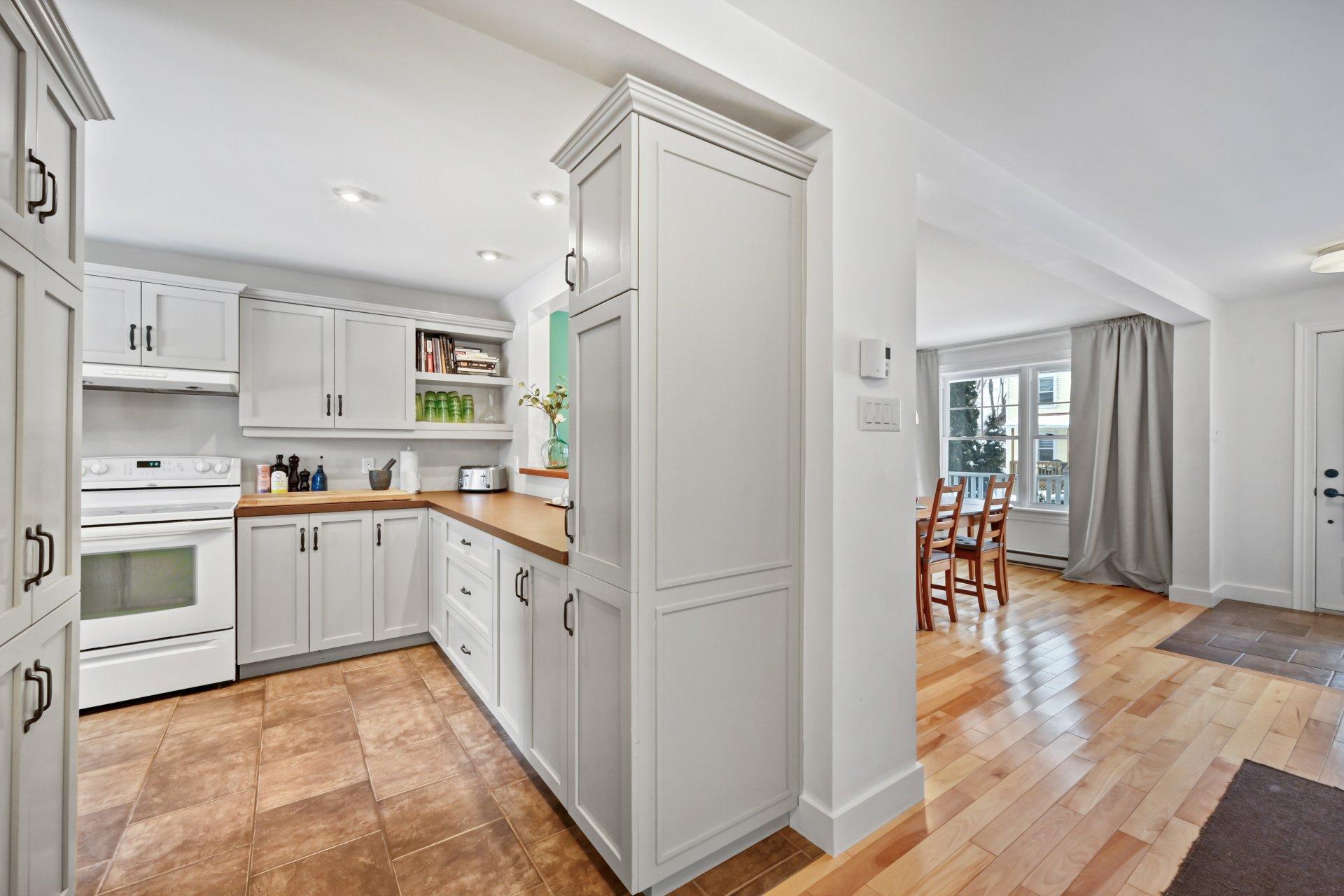 









261


1re Avenue

,
Saint-Jean-sur-Richelieu,




QC
J2X2E1

