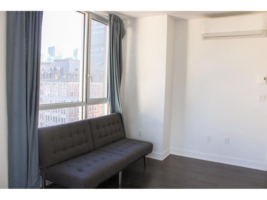 









1239


Rue Drummond

, 1010,
Montréal (Ville-Marie),




QC
H3H0B3

