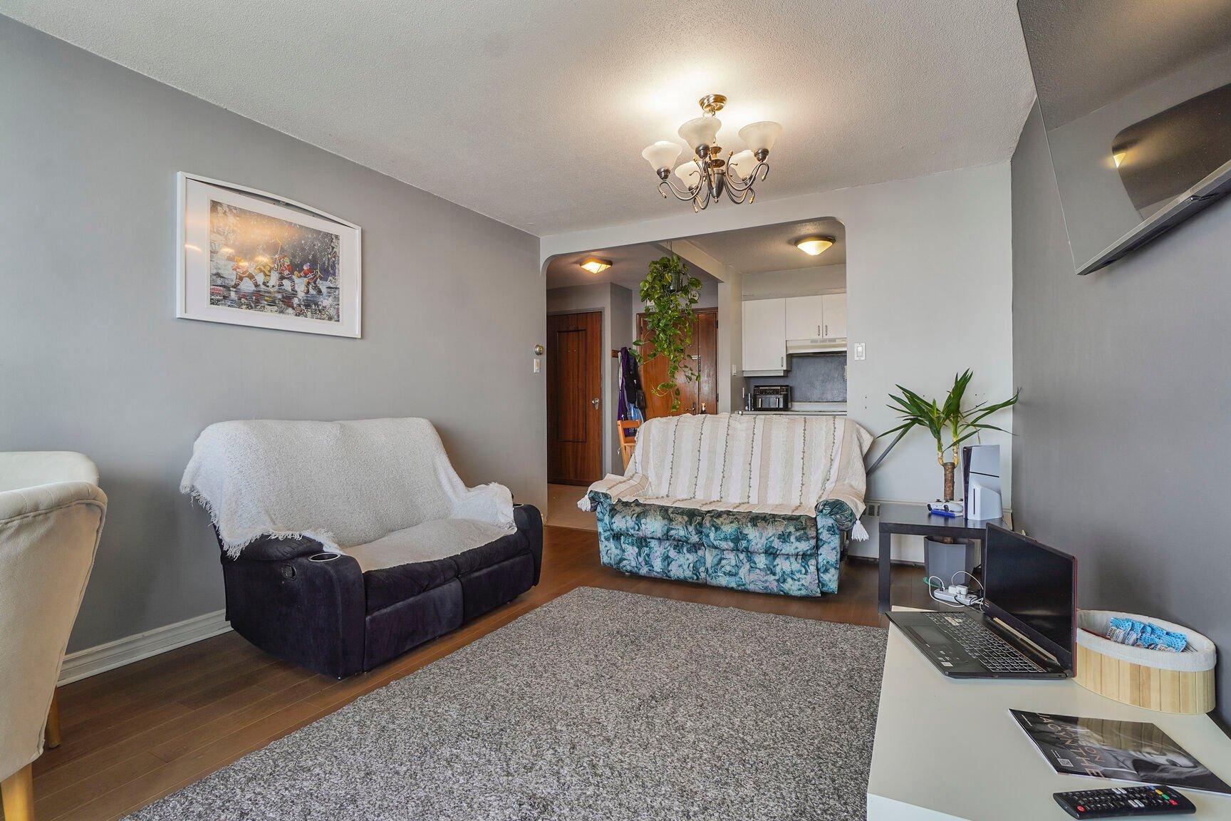 









3535


Av. Papineau

, 1401,
Montréal (Le Plateau-Mont-Royal),




QC
H2K4J9


