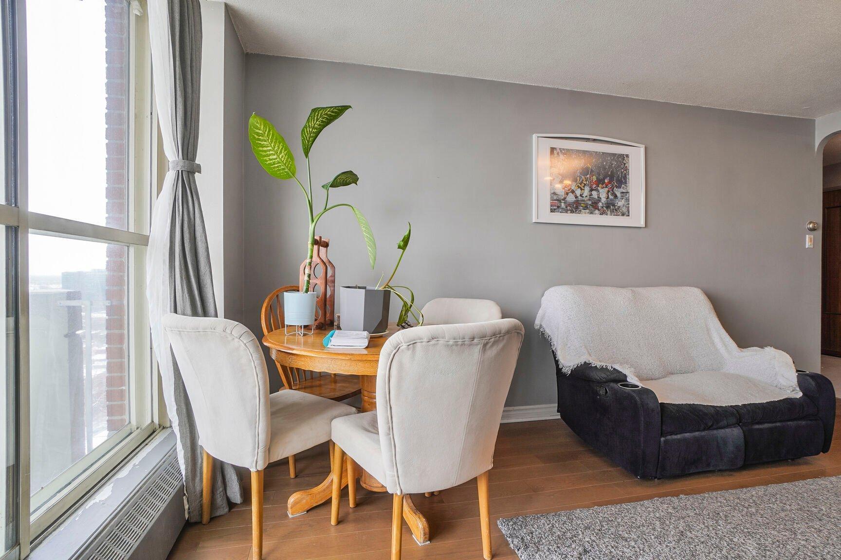 









3535


Av. Papineau

, 1401,
Montréal (Le Plateau-Mont-Royal),




QC
H2K4J9

