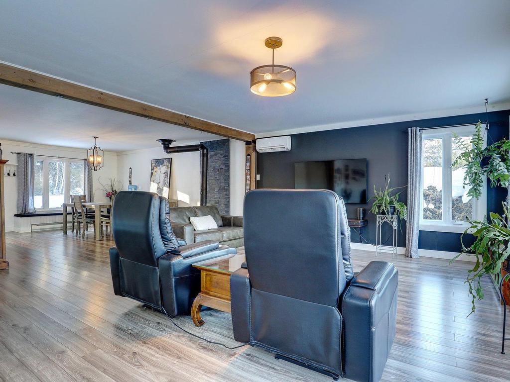 









455


Rue de la Brème

,
Saint-Denis-de-Brompton,




QC
J0B2P0

