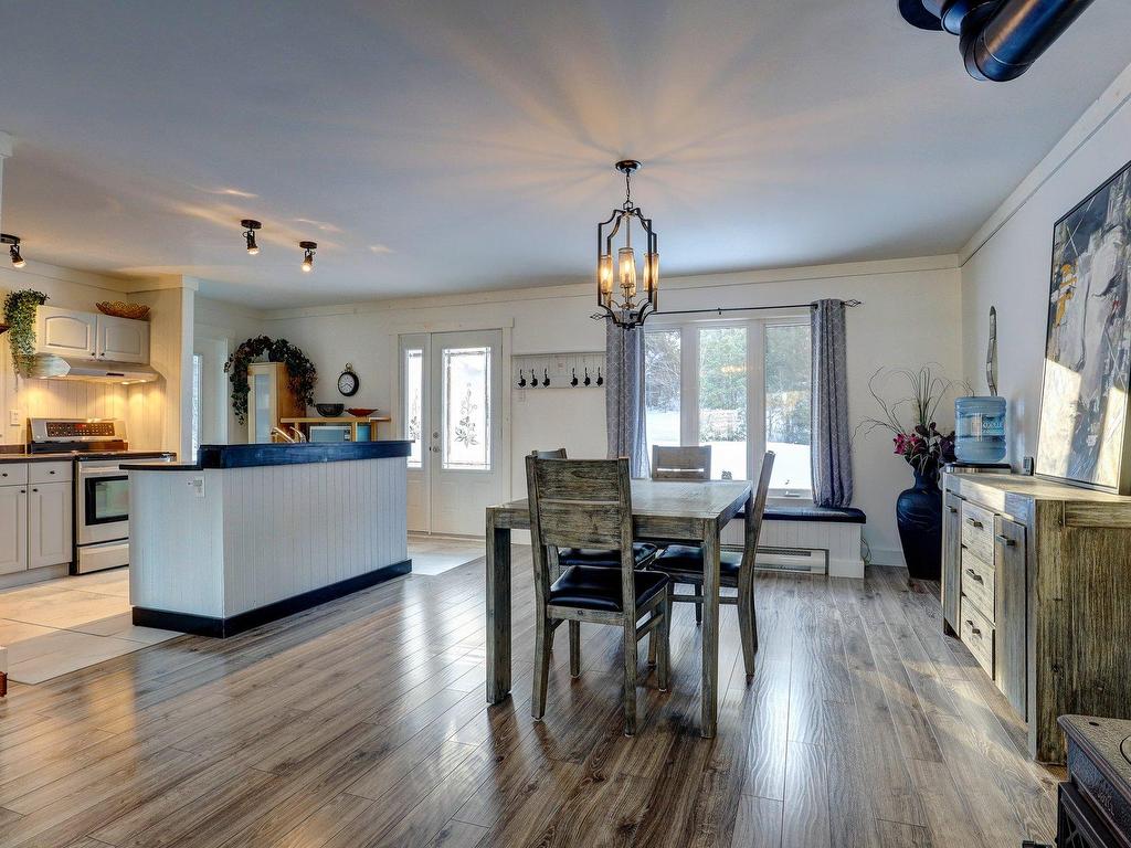 









455


Rue de la Brème

,
Saint-Denis-de-Brompton,




QC
J0B2P0

