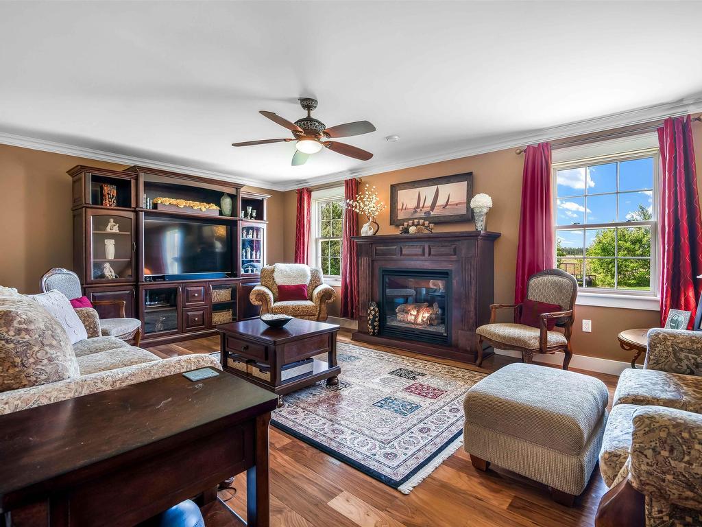 












9 Lakeside Road

,
Morell,




PE
C0A 1S0

