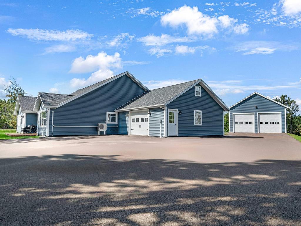 












9 Lakeside Road

,
Morell,




PE
C0A 1S0

