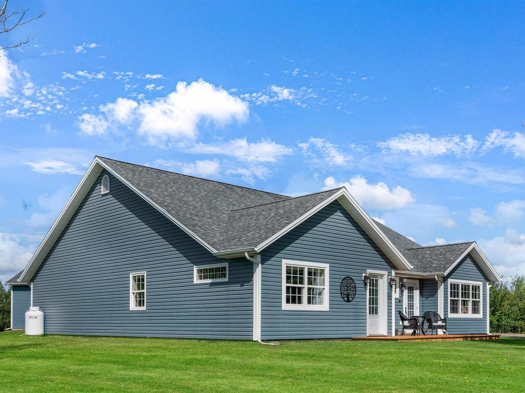 












9 Lakeside Road

,
Morell,




PE
C0A 1S0

