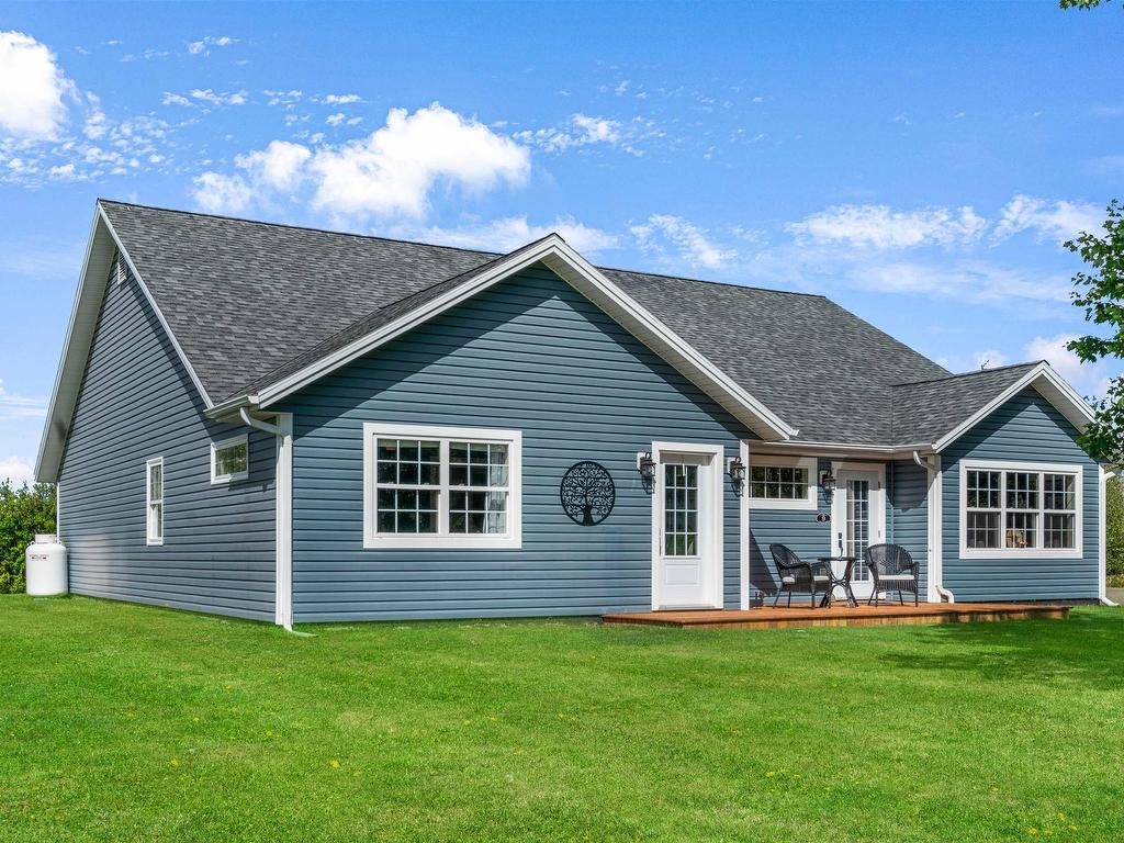 












9 Lakeside Road

,
Morell,




PE
C0A 1S0

