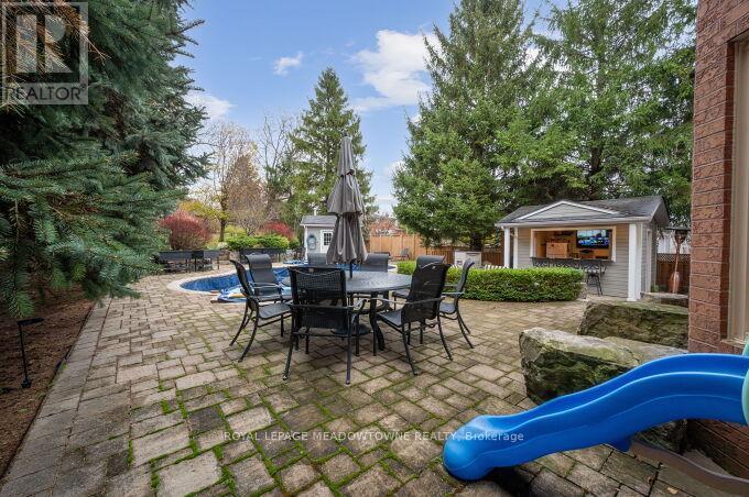 












13 MCKEE DRIVE

,
Caledon,




Ontario
L7C1G8

