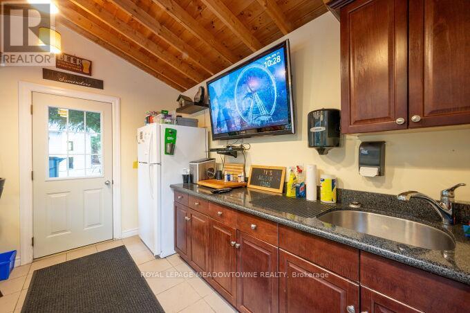 












13 MCKEE DRIVE

,
Caledon,




Ontario
L7C1G8

