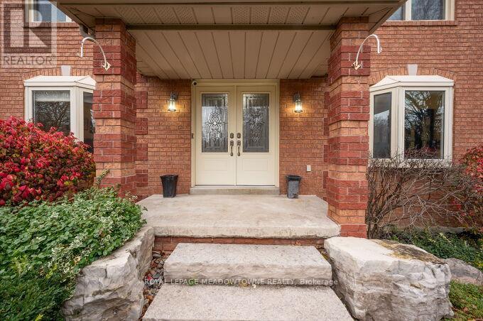 












13 MCKEE DRIVE

,
Caledon,




Ontario
L7C1G8

