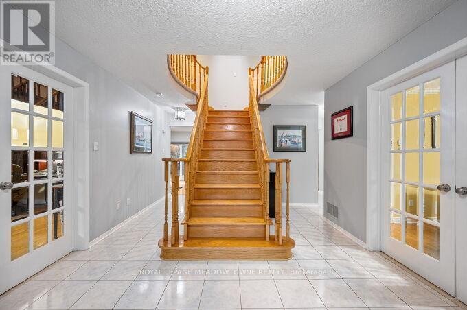 












13 MCKEE DRIVE

,
Caledon,




Ontario
L7C1G8

