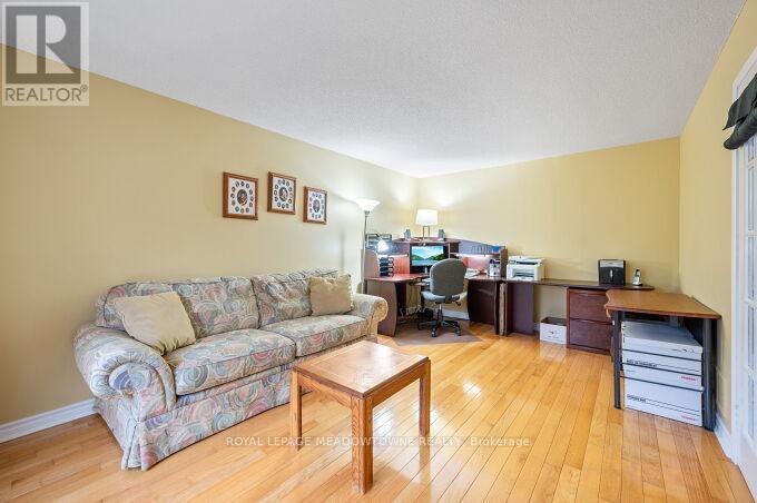












13 MCKEE DRIVE

,
Caledon,




Ontario
L7C1G8

