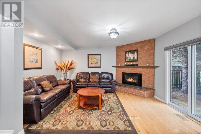 












13 MCKEE DRIVE

,
Caledon,




Ontario
L7C1G8

