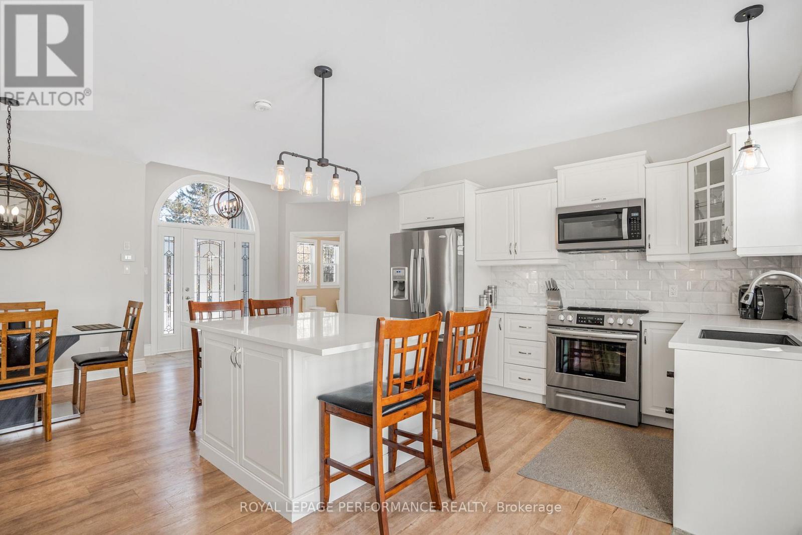 












3726 FRONT ROAD

,
Champlain,




Ontario
K6A2T4

