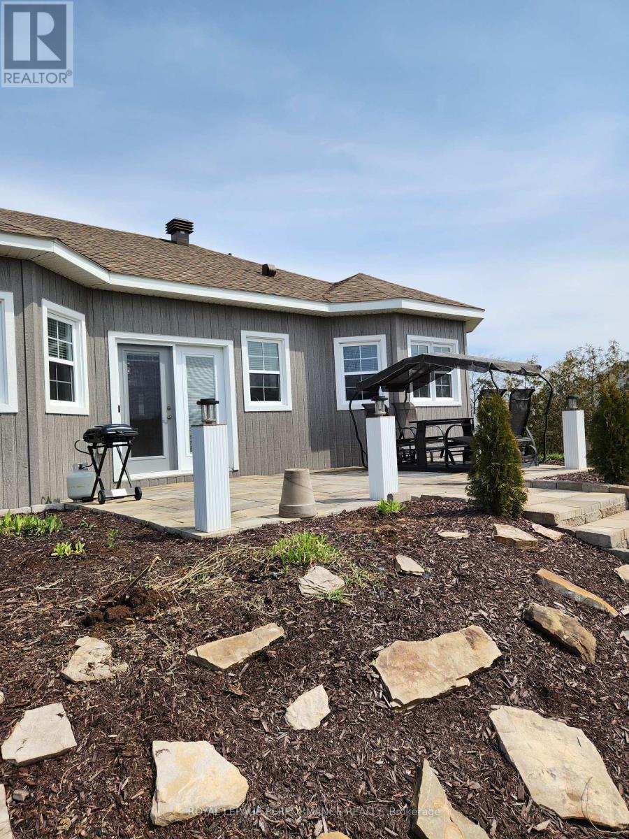 












3726 FRONT ROAD

,
Champlain,




Ontario
K6A2T4

