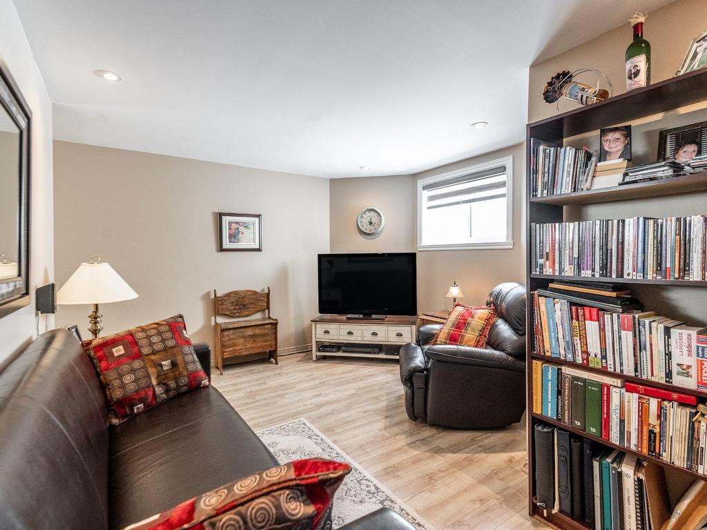 









10690

 - 10692


Rue du Plein-Air

,
Mirabel,




QC
J7J2H4

